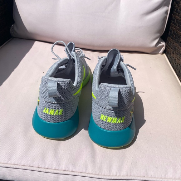 Customized Nike roshe sneakers - Picture 2 of 4